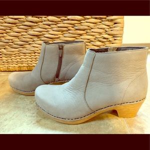 Dansko Maria Bootie - Taupe/Gray Milled Nubuck
